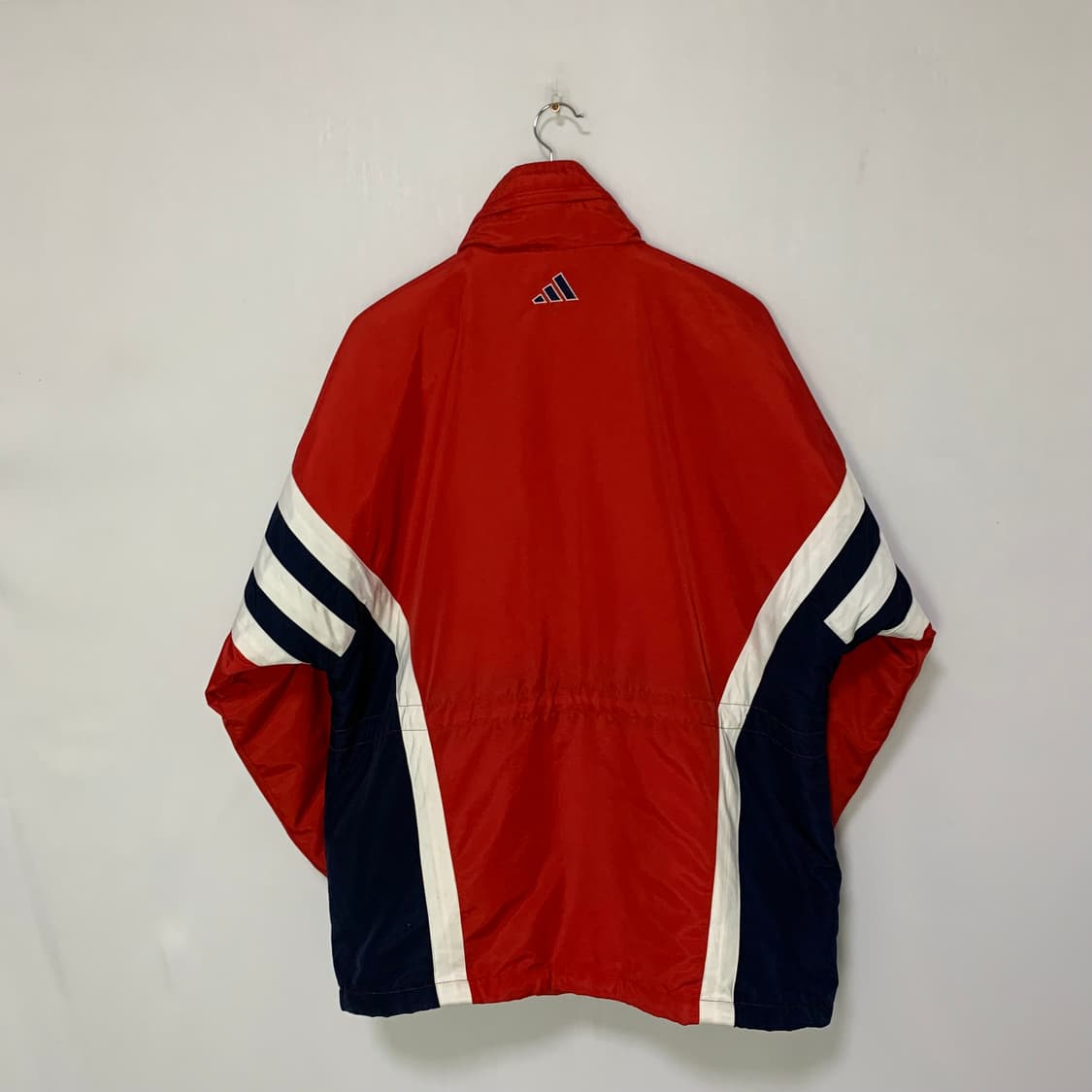 아디다스 올드스쿨 바람막이 레드/네이비 100 오버핏 빈티지 점퍼 상품이미지4