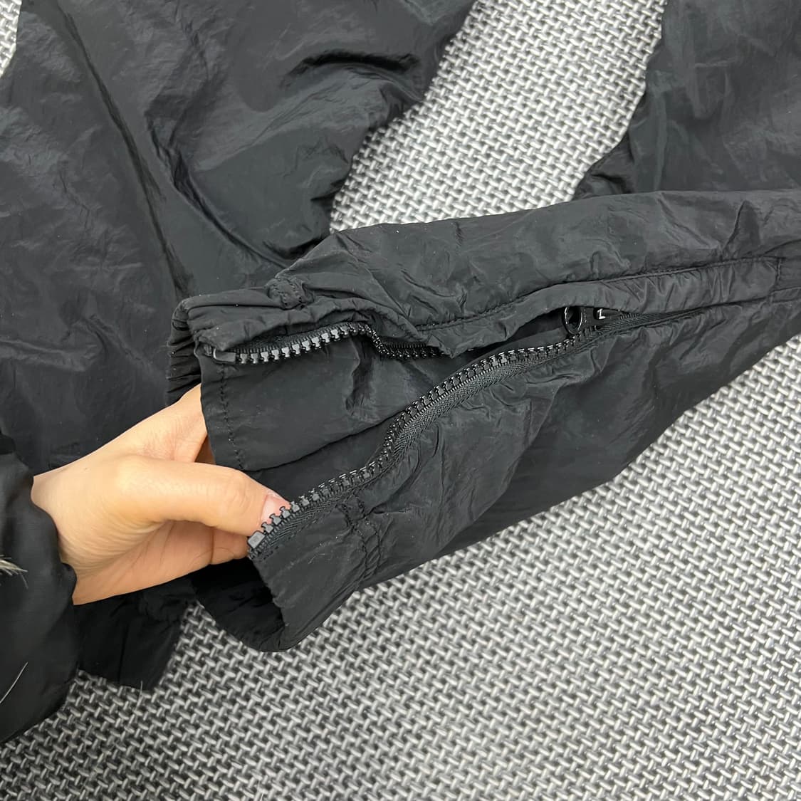 스톤아일랜드 나일론 조거팬츠 블랙 상품이미지8