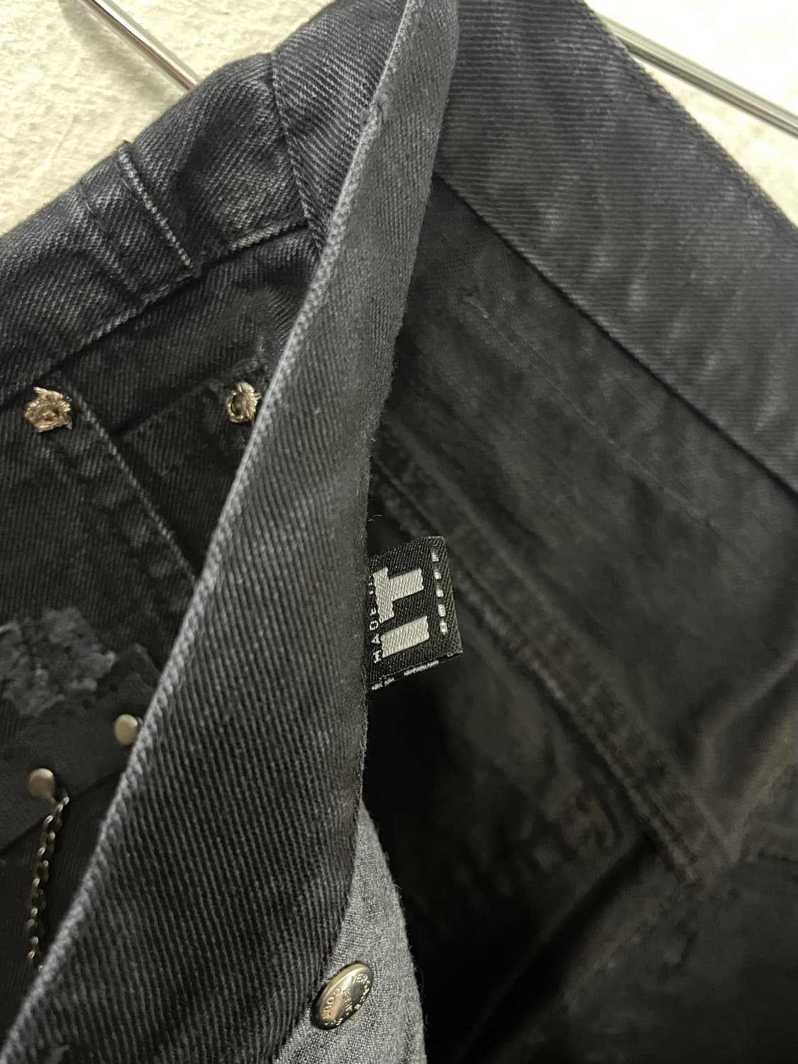 베르사체 체인 부츠컷 데님 플레어 팬츠 상품이미지8