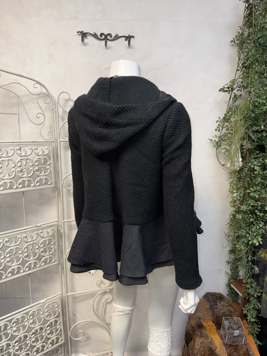 Black flare ruffle layered hood zipup  상품이미지6