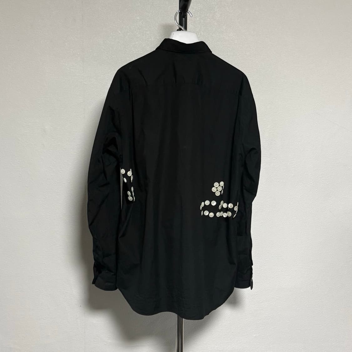 24aw 꼼데가르송 옴므플러스 플라워 버튼 셔츠 l 상품이미지2