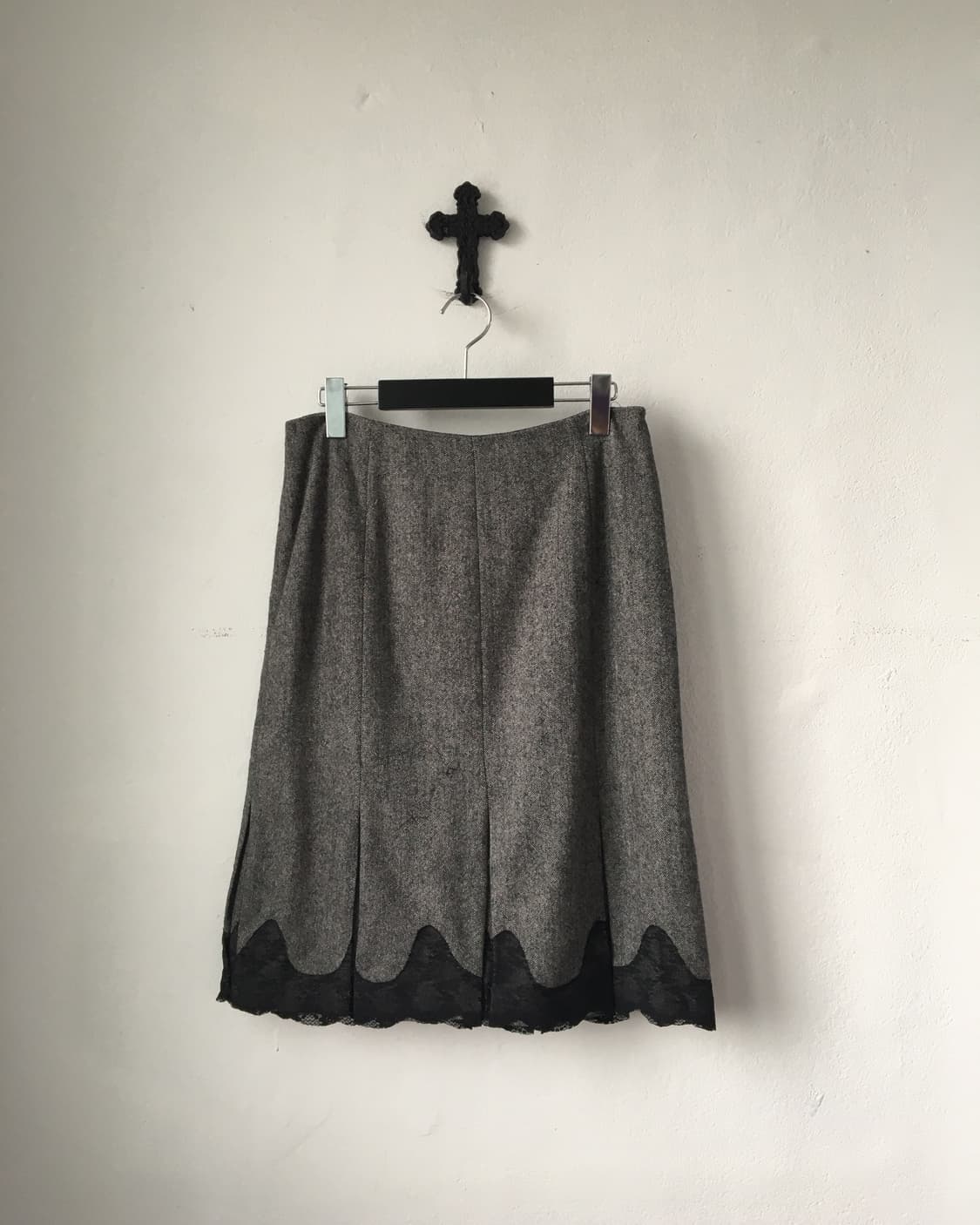 Lace trimming woolen pleats midi skirt 상품이미지1