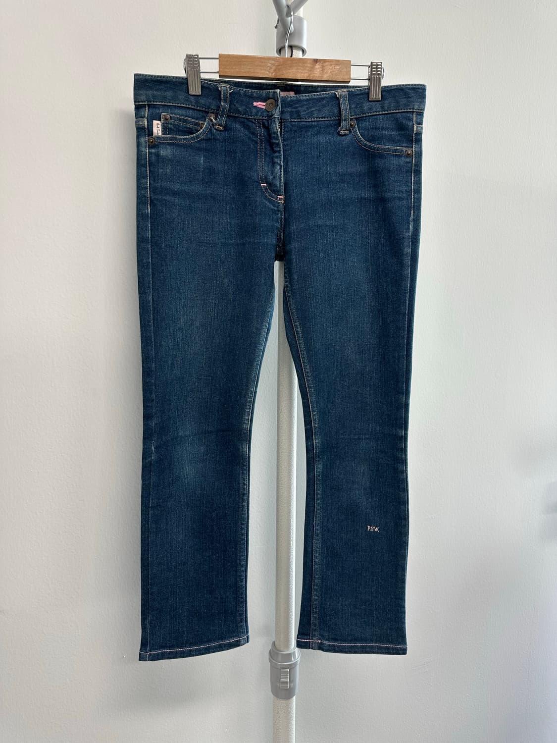 폴스미스 핑크스티치 자수 로고 크롭진 청바지 상품이미지1