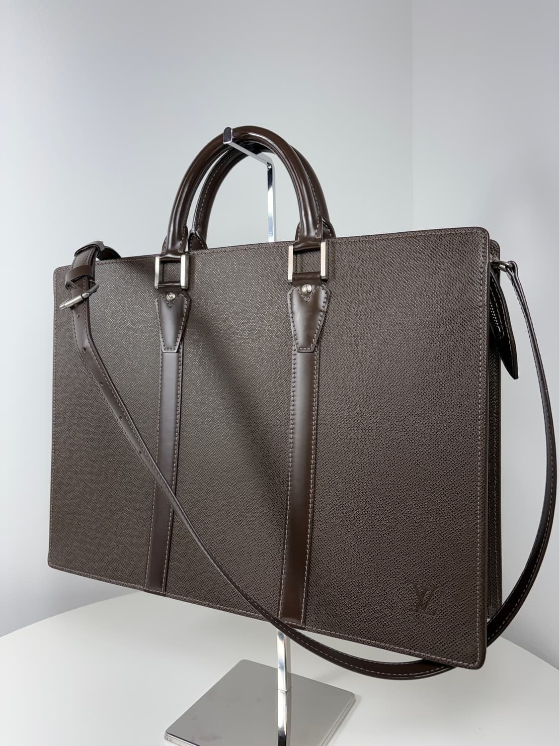 루이비통 M30058 타이가 로잔 브리프케이스 서류가방 상품이미지2