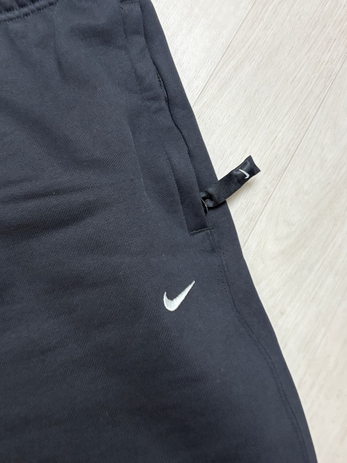나이키 솔로 스우시 남성 기모 팬츠 L 상품이미지2