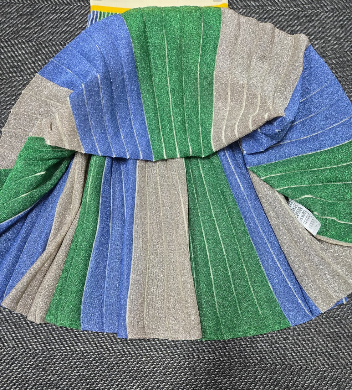 럭키슈에뜨 컬러 스트라이프 플리츠 니트 스커트 상품이미지4