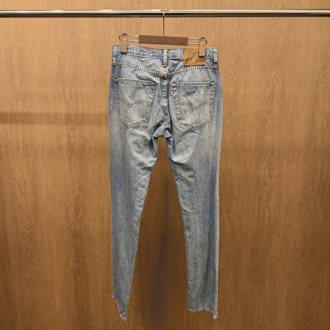 리바이스 511 워싱 데님 팬츠 레드 로고 탭 슬림 스트레이트핏 연청 상품이미지3