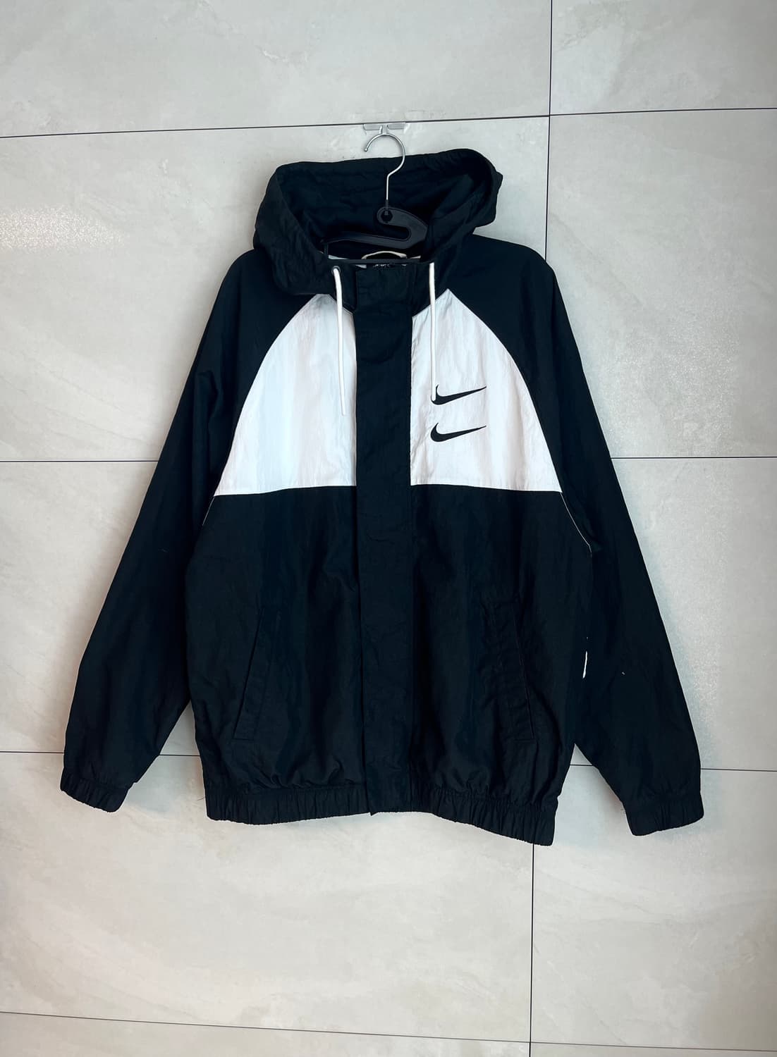 [L/100] 나이키 더블 스우시 윈드러너 우븐 바람막이 상품이미지4