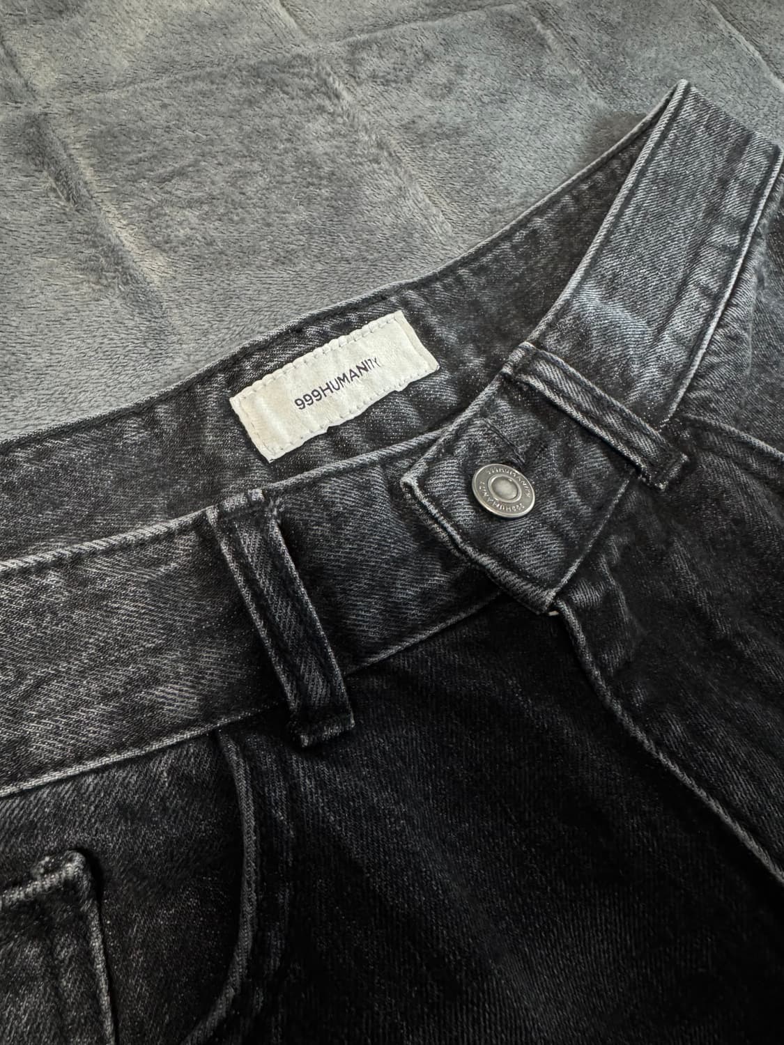 999휴머니티 AV PLEATS DENIM PANTS BLACK 상품이미지3