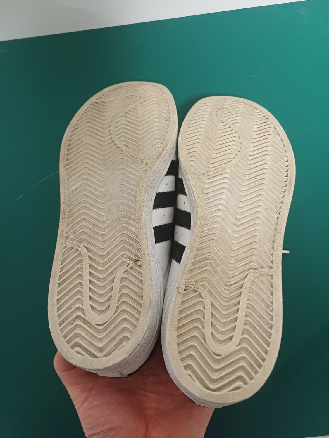 [250] 아디다스 슈퍼스타 파운데이션 흰검금(C77124)  상품이미지10