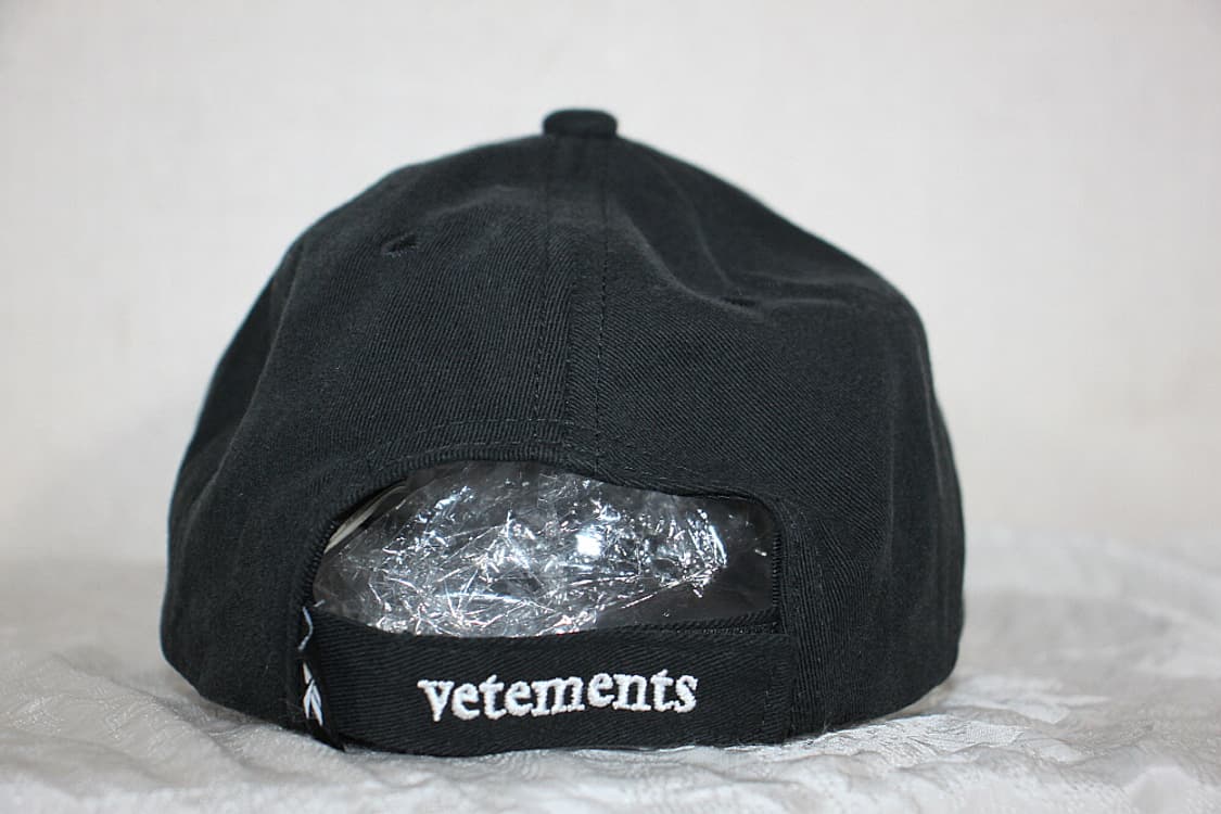 Reebook x vetements 리복 베트멍 볼캡 상품이미지5