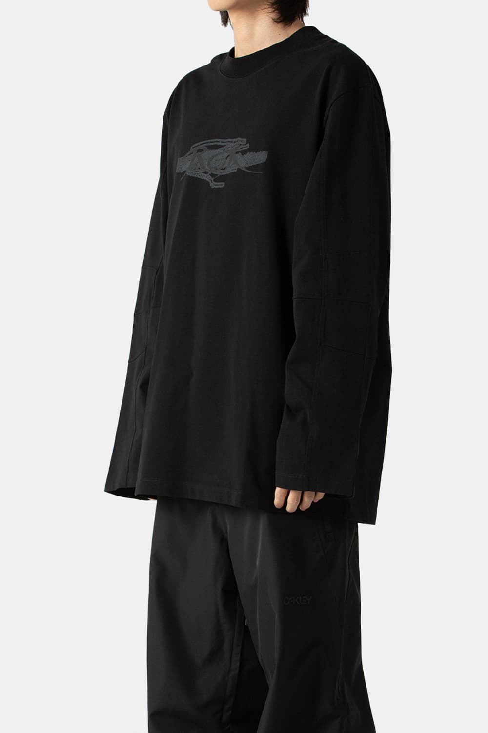 ROA LONG SLEEVE GRAPHIC BLACK (L) 상품이미지3