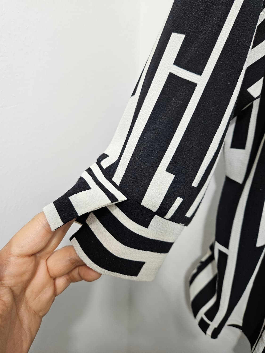 이신우(ICINOO) 기하학패턴 7부 소매 블라우스 88 상품이미지9