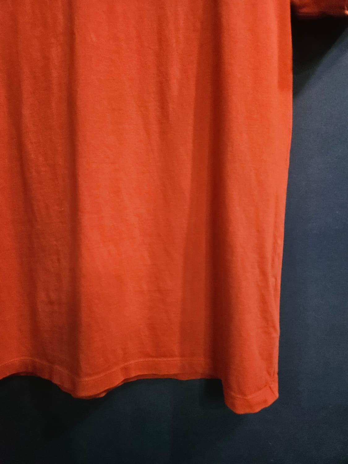 코스 다크레드 남성 슬림핏 100 반팔티  상품이미지5