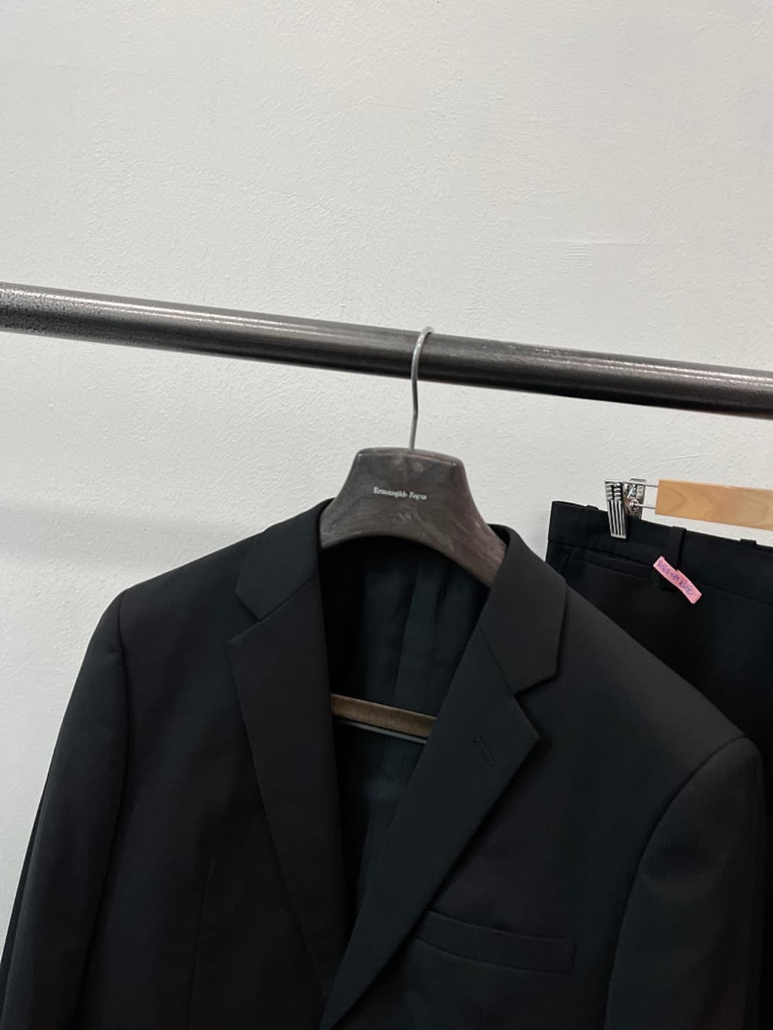 100,32) 띠어리 블랙 슈트  상품이미지2