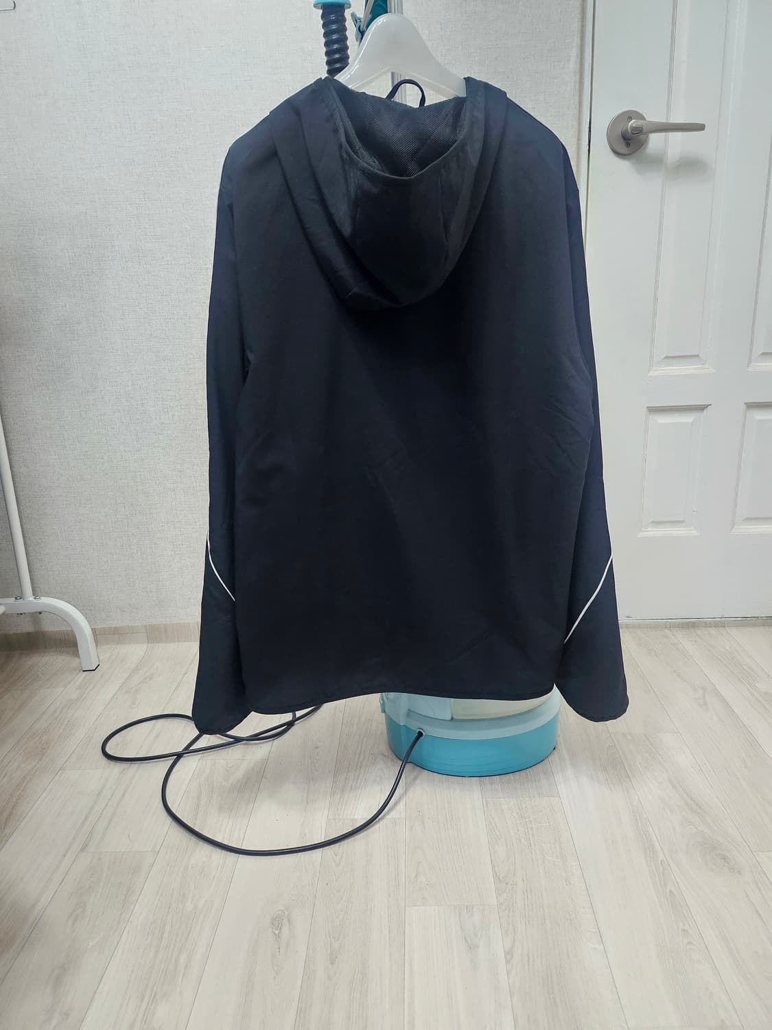 (95~100)M ☆초대장급☆ 아디다스 에센셜 [검흰]  우븐 바람막이 상품이미지6