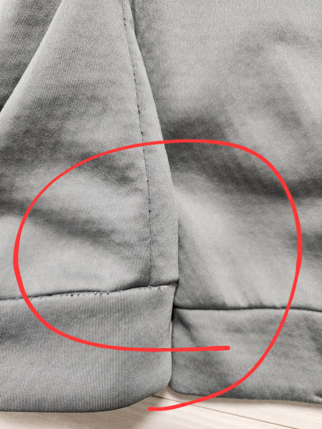 나이키 골드스우시 써마핏 기모 트레이닝 상하의 세트 사이즈L

상의는 오 상품이미지8