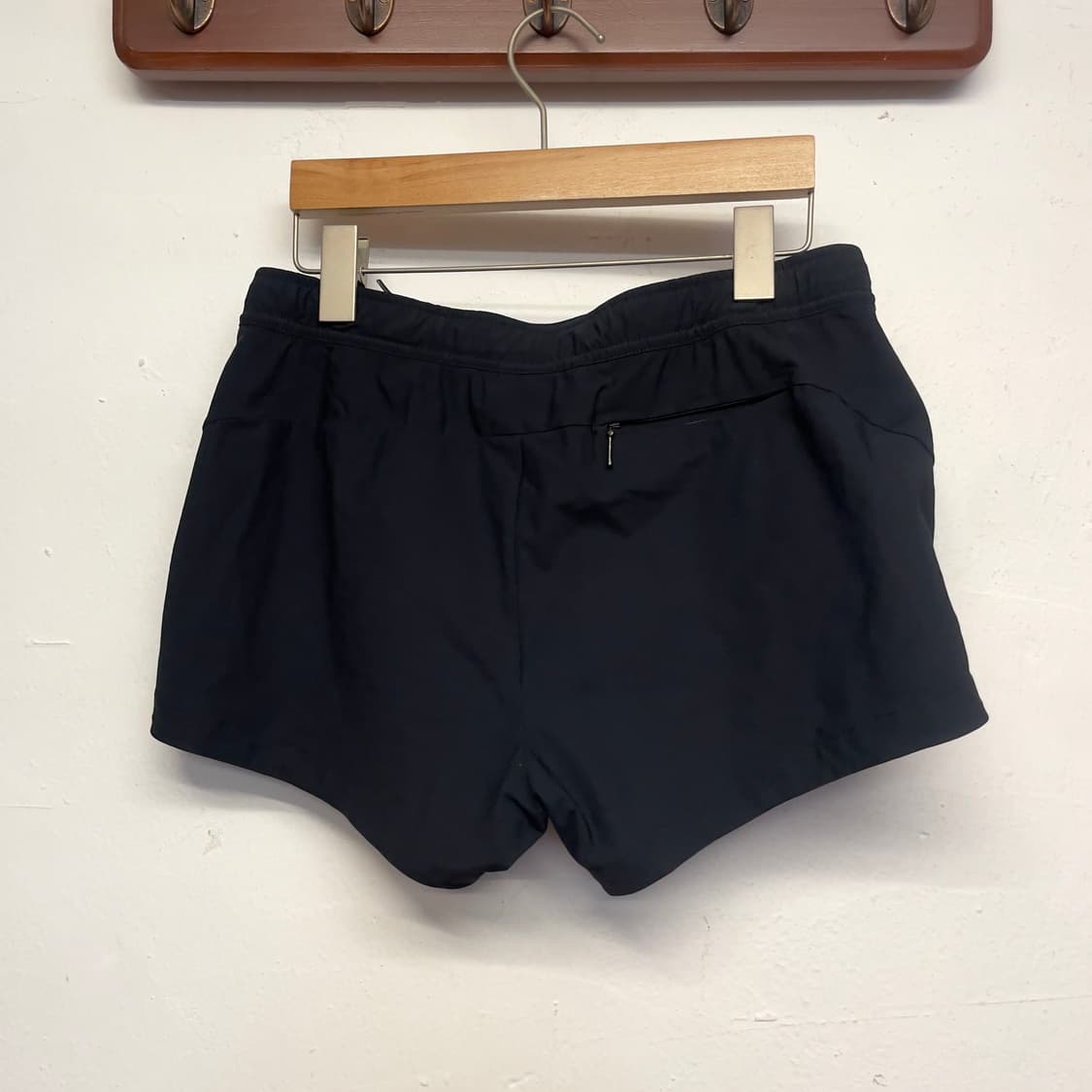 뉴발란스 (우먼) 숏 블랙 러닝 팬츠   상품이미지3