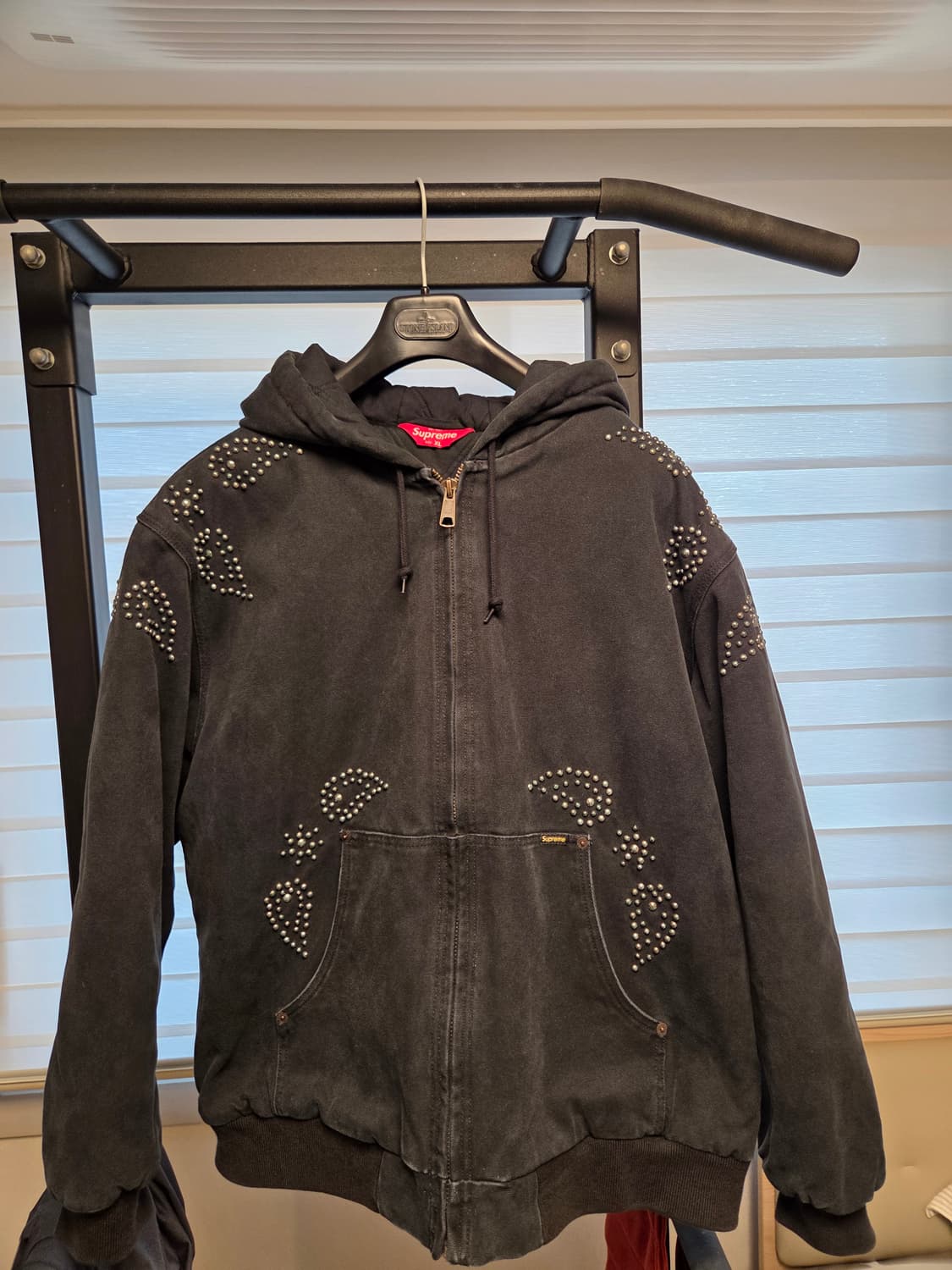 슈프림 페이즐리 스터드 워크 자켓 블랙 xl- 23FW 상품이미지1