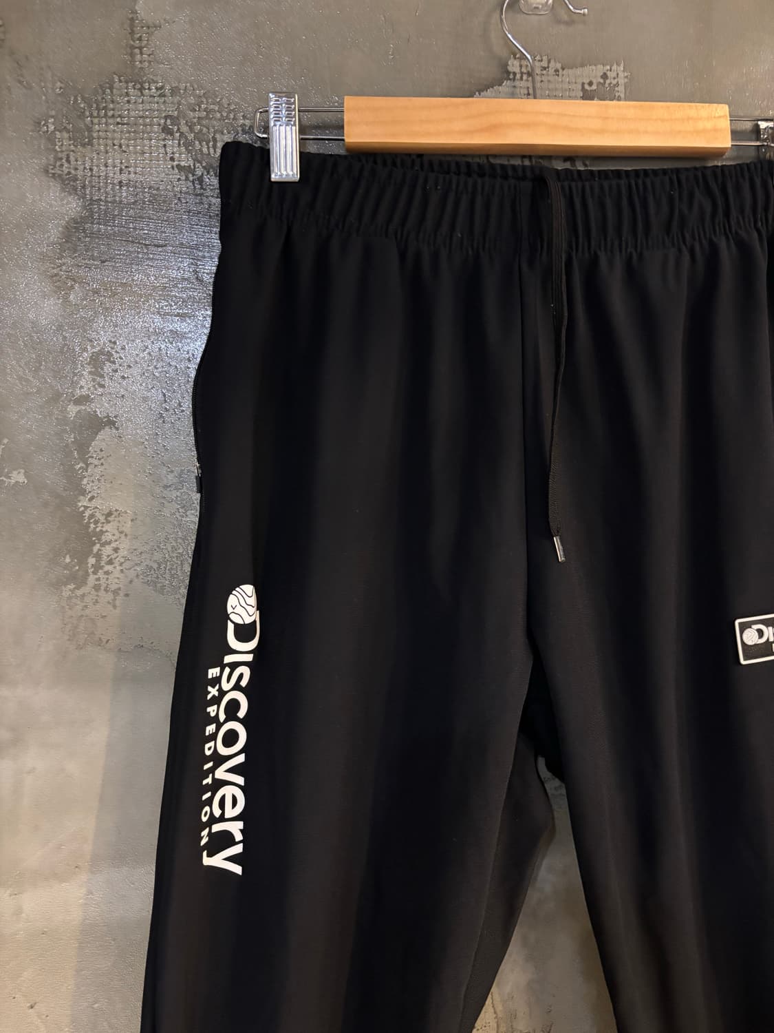 디스커버리 블랙 트레이닝팬츠 L 상품이미지2