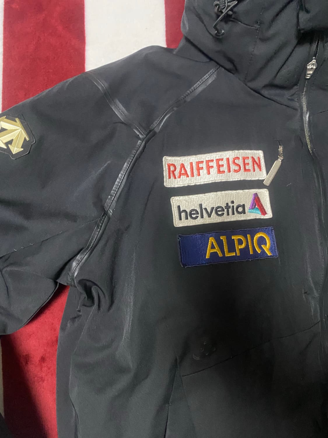 데상트 리미티드 스위스 한정판 패딩 상품이미지2