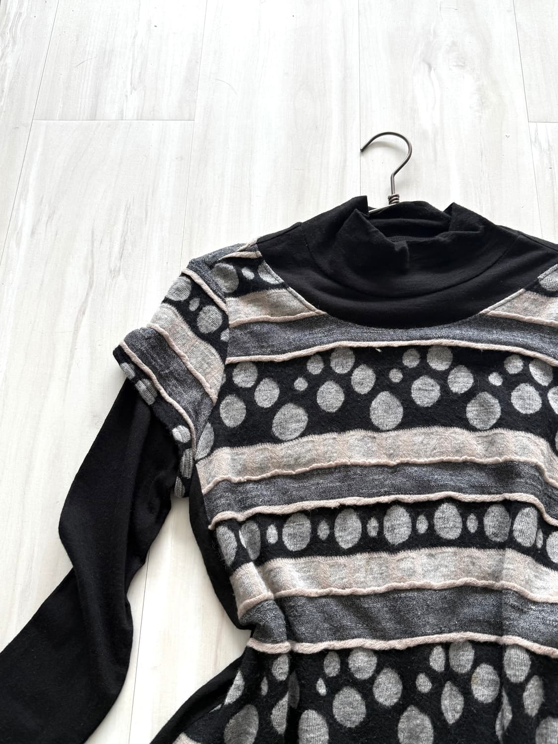 Dot stripe layered knit top 상품이미지2