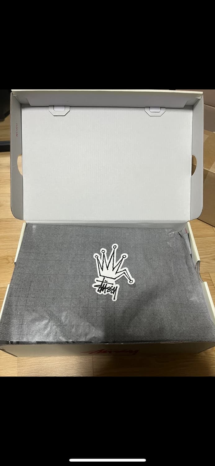 나이키 스투시 에어포스1 미드 파슬 275mm 새상품 상품이미지2