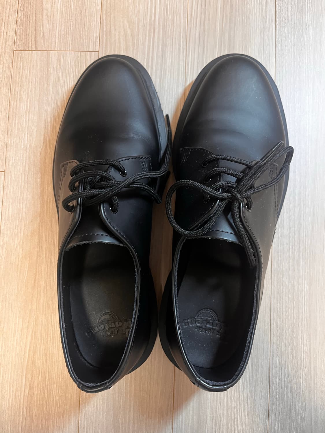 닥터마틴 1461 3홀 모노 블랙 상품이미지3