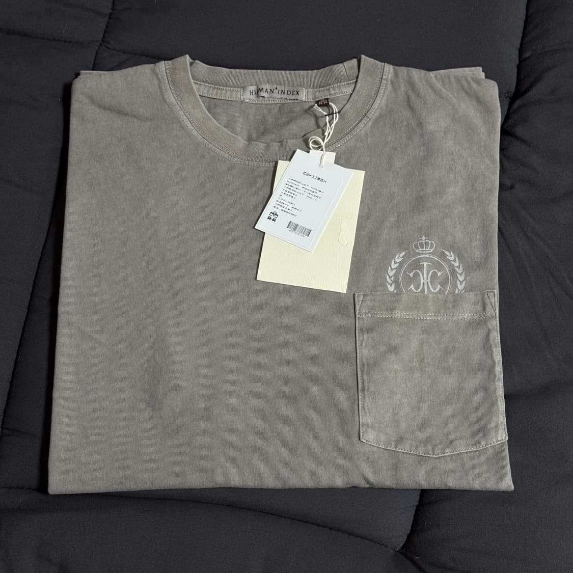 4) 폴리테루 휴먼 포켓 엠블럼 티셔츠 더티 그레이 상품이미지1