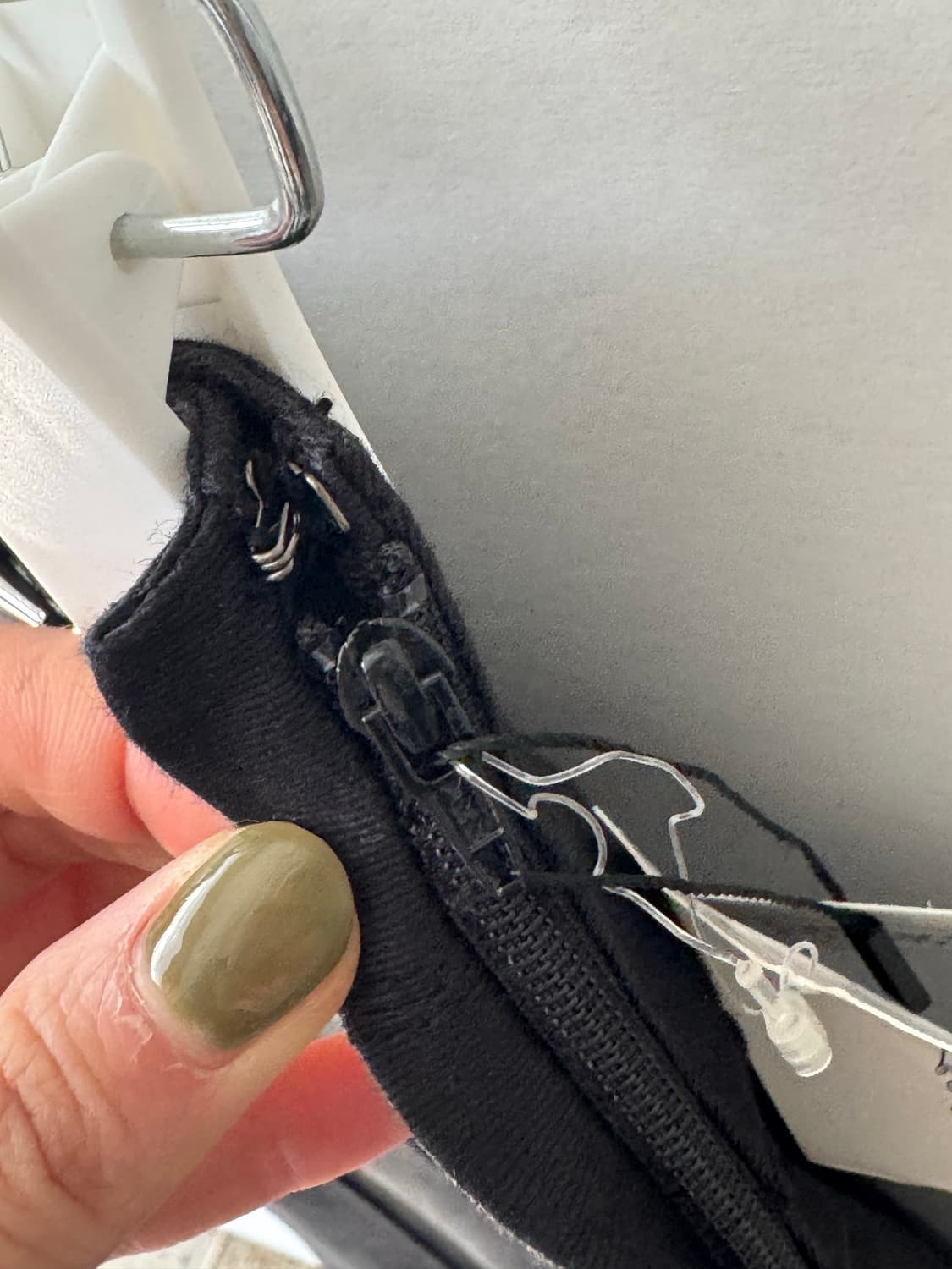 Horsebit Pleated Skirt  홀스빗 플리츠 미디 스커트 상품이미지4