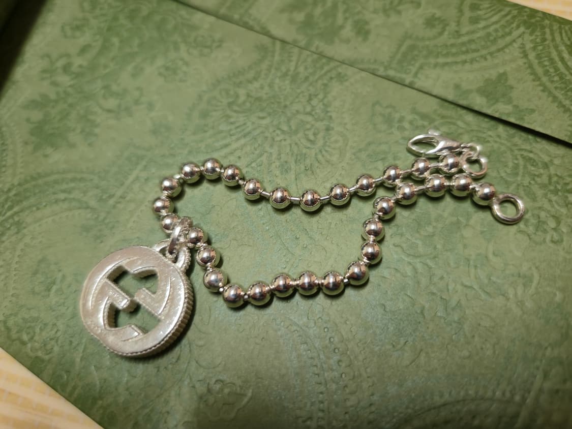 구찌 인터로킹 G 실버 여성 팔찌 상품이미지1