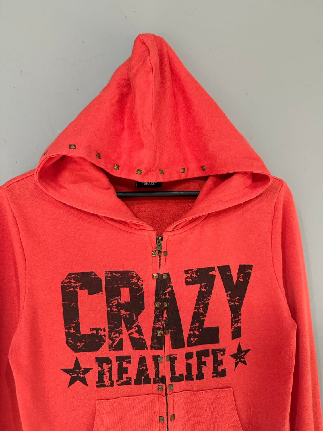 stud detail lettering hood zip-up 상품이미지7