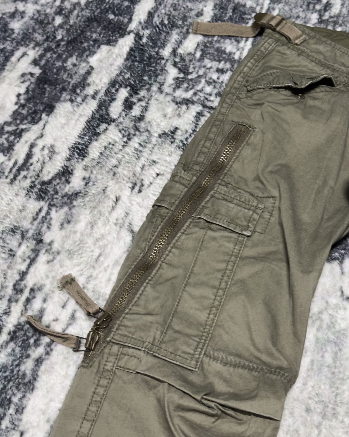 {Moussy} Khaki Long Zip Cargo Pants  상품이미지4