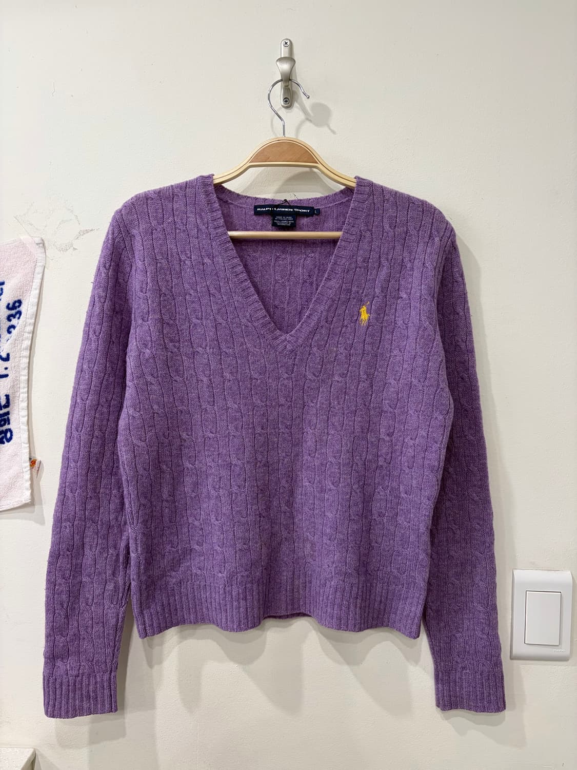 94. 폴로 브이넥 니트 상품이미지1