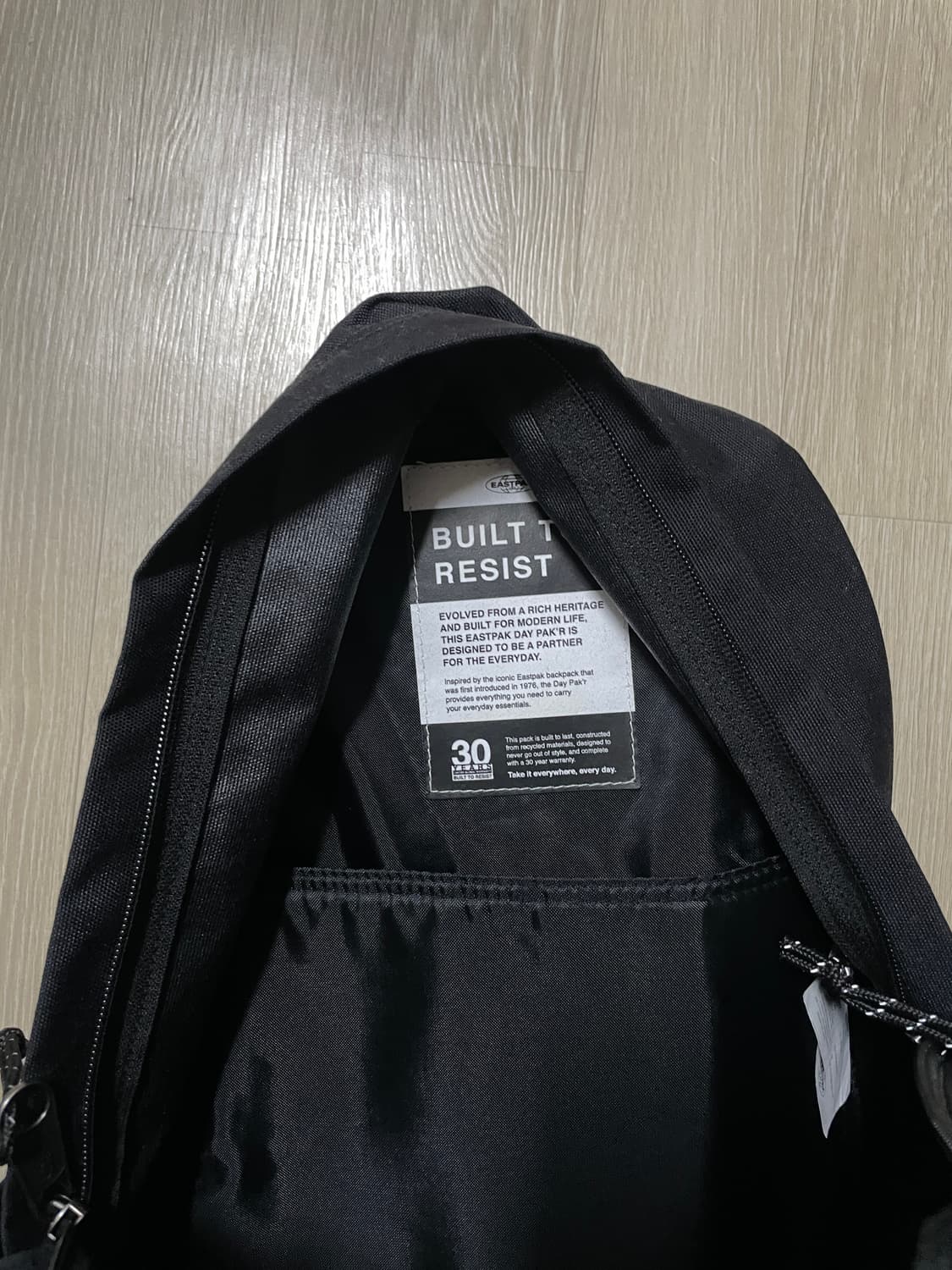 이스트팩 DAY PAK 백팩 (실착 3회 미만) 상품이미지3
