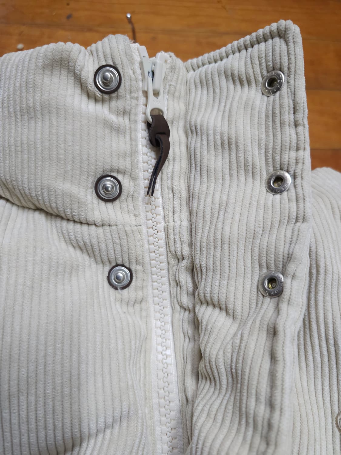 아웃도어 코듀로이 다운패딩 아이보리 상품이미지6