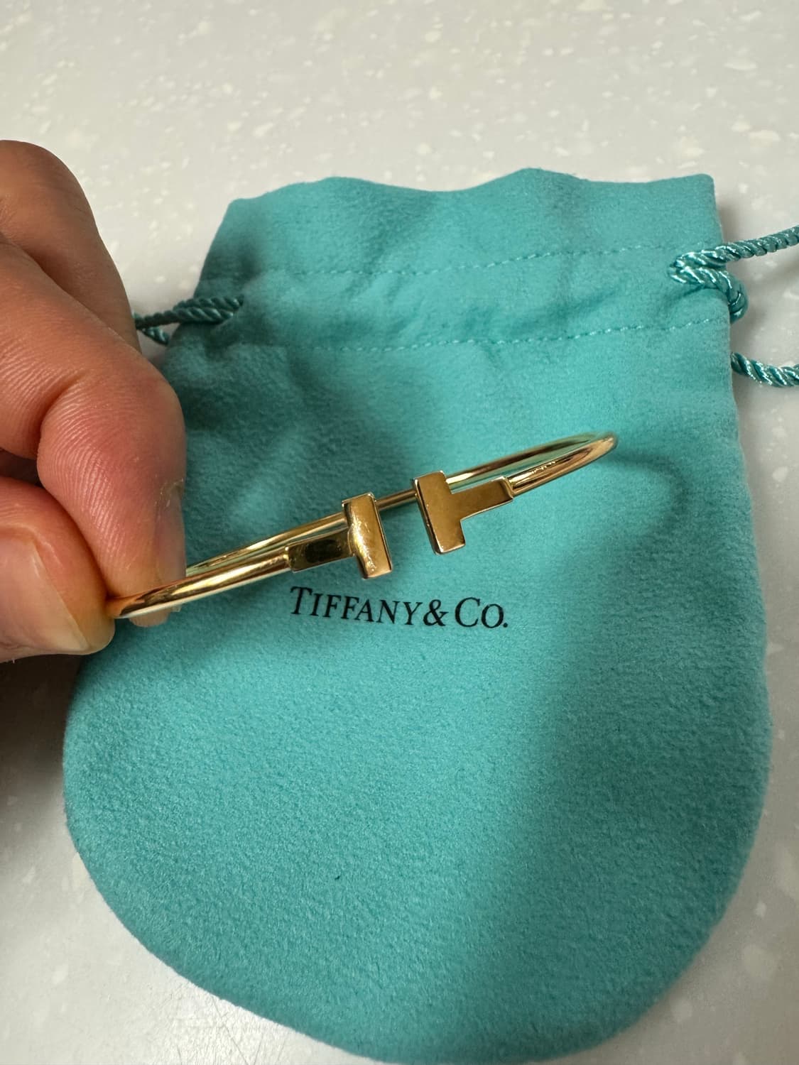 티파니 네로우 와이어 브레이슬릿 S사이즈 옐로우골드 상품이미지1