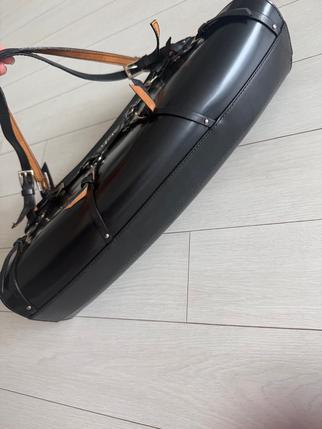 디올 하드코어 피어싱 숄더백 상품이미지2