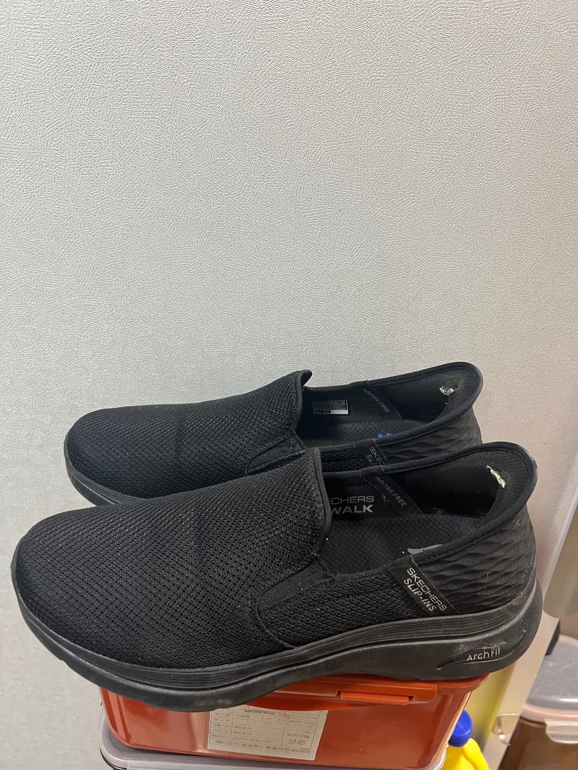 [290] 스케쳐스 고워크 아치핏 2.0 슬립인스 블랙 상품이미지1