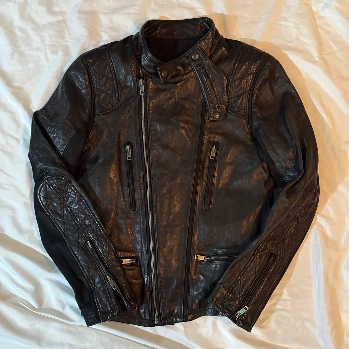 솔리드옴므 12f/w 사선 지퍼 바이커 자켓 판매합니다 상품이미지2