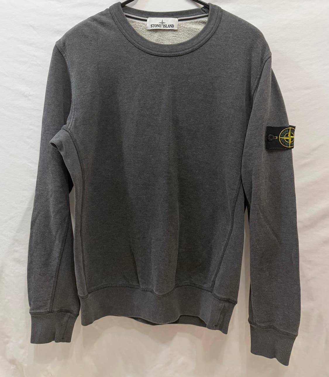 스톤아일랜드 맨투맨 차콜 그레이 상품이미지1