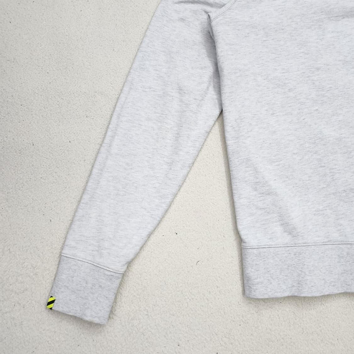 NIKE 트랙앤 필드 맨투맨 상품이미지3