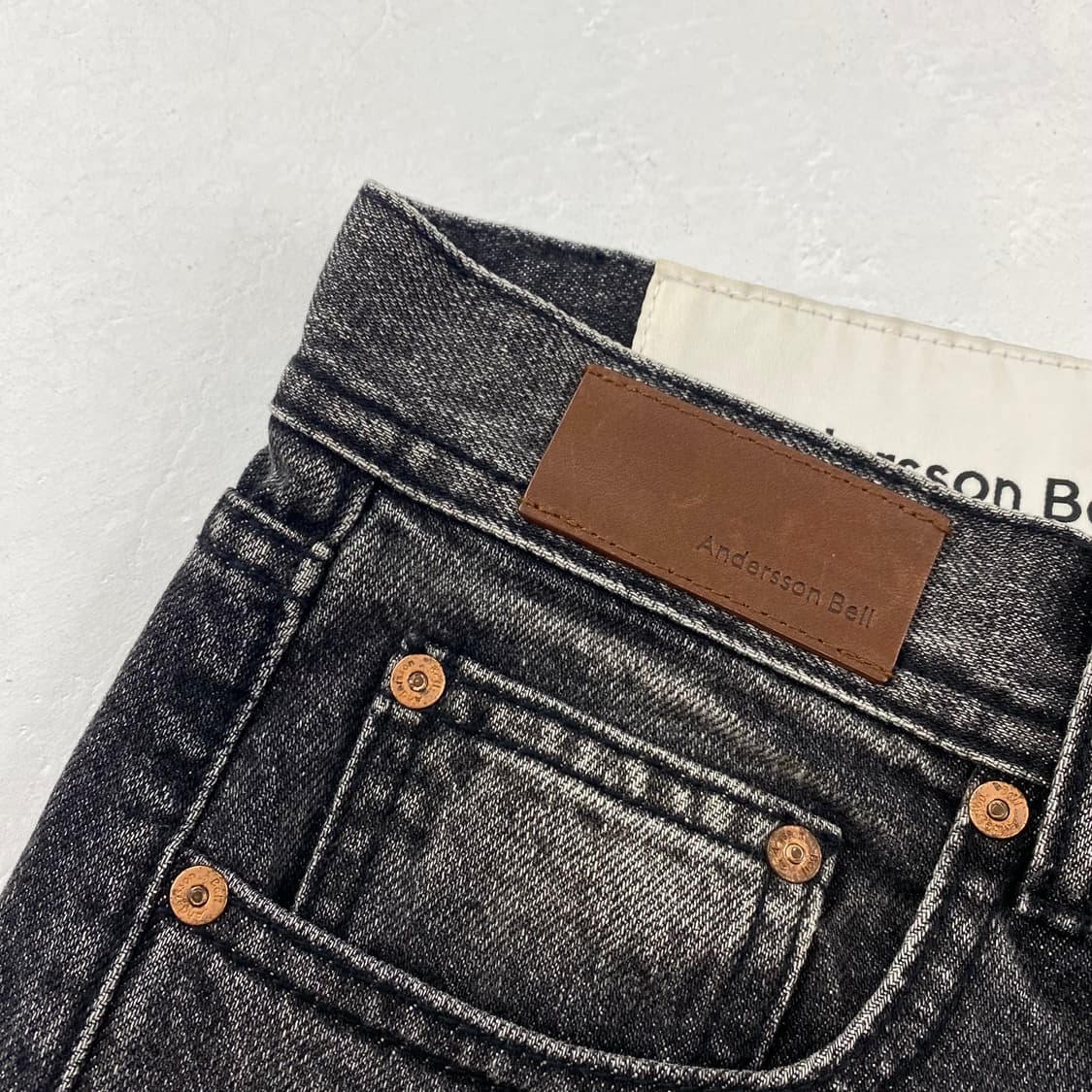 앤더슨벨 블랙 데미지 워싱 부츠컷 플레어 진 (32) 상품이미지5