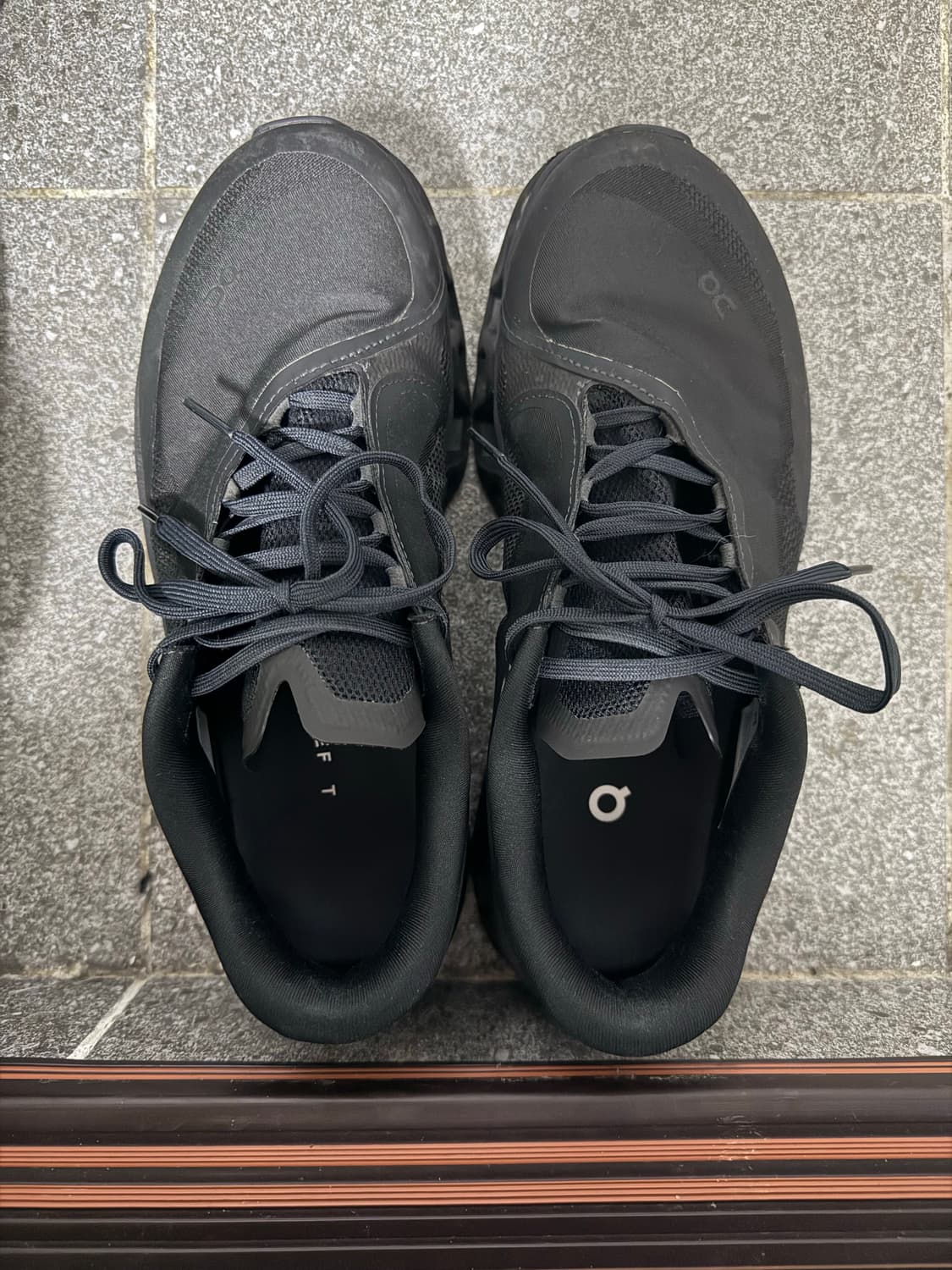 온 러닝 파프 클라우드몬스터2 블랙 상품이미지1