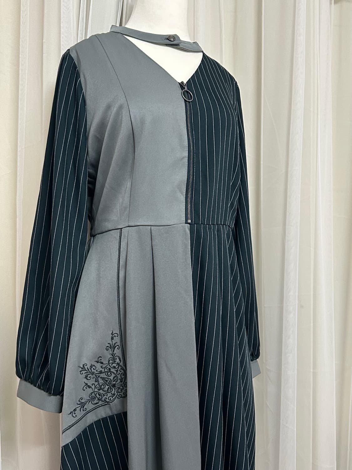 엑시즈팜 오즈온맛 고딕 자수 원피스 상품이미지3