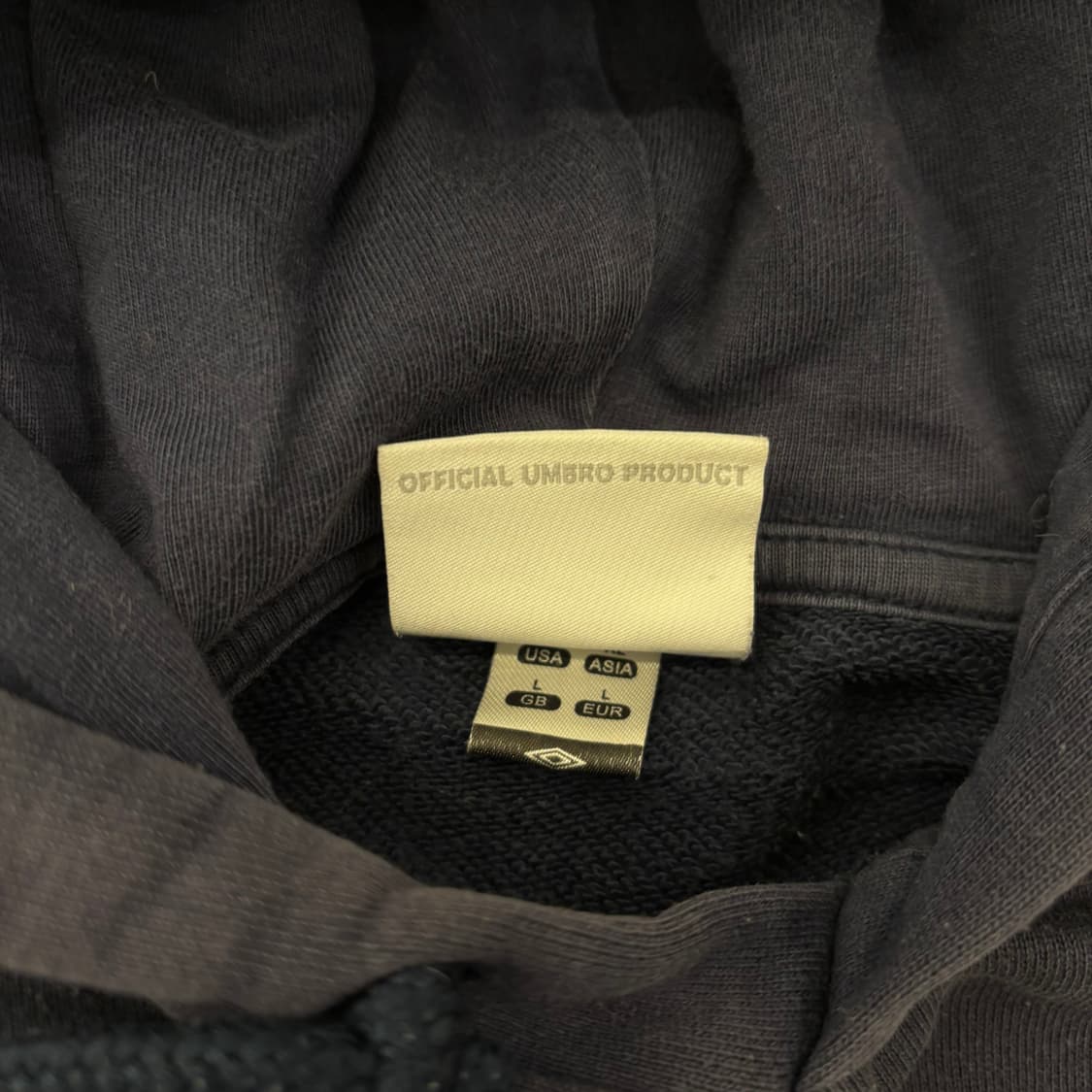 엄브로 빅로고 네이비 후드티 상품이미지3