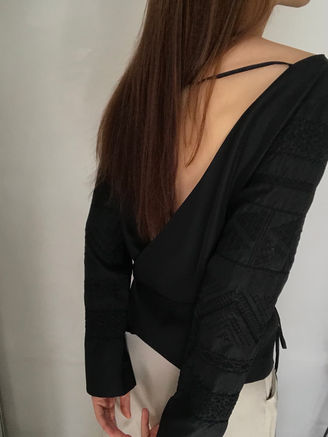 silk back open blouse 상품이미지4