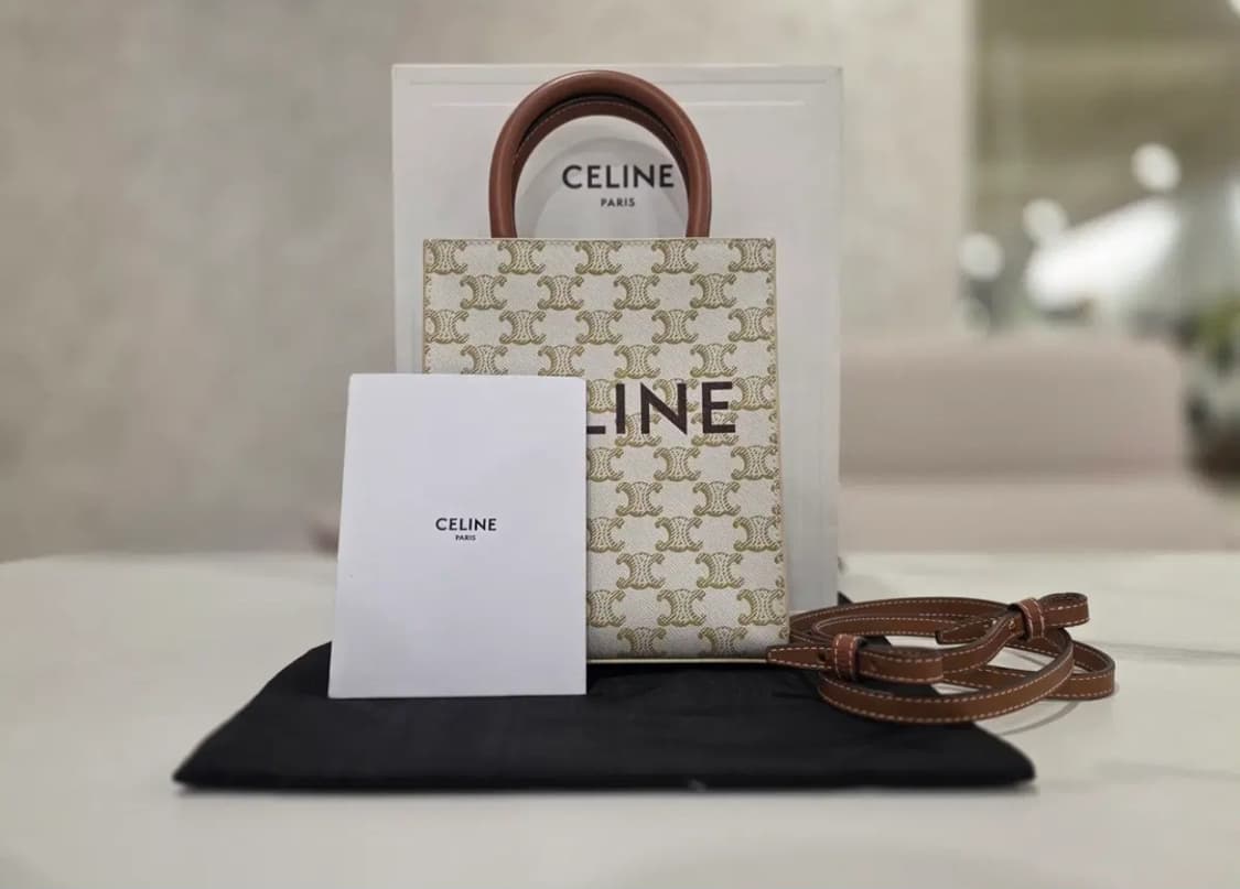 [정품] 셀린느 트리옹프 캔버스 미니 버티컬 카바스백 상품이미지1