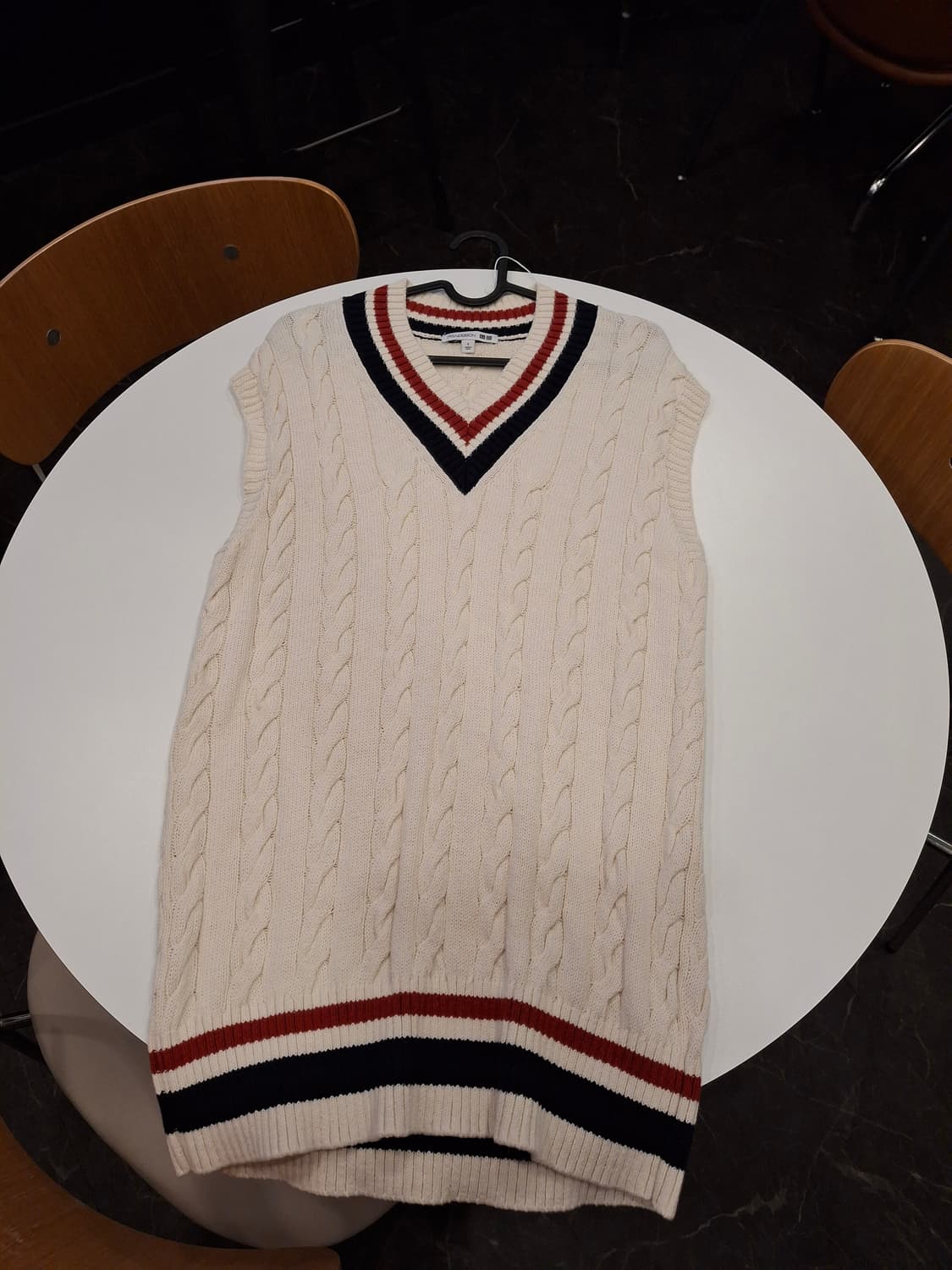 (마지막특가) JW앤더슨×유니클로 콜라보 니트 베스트 S 상품이미지3