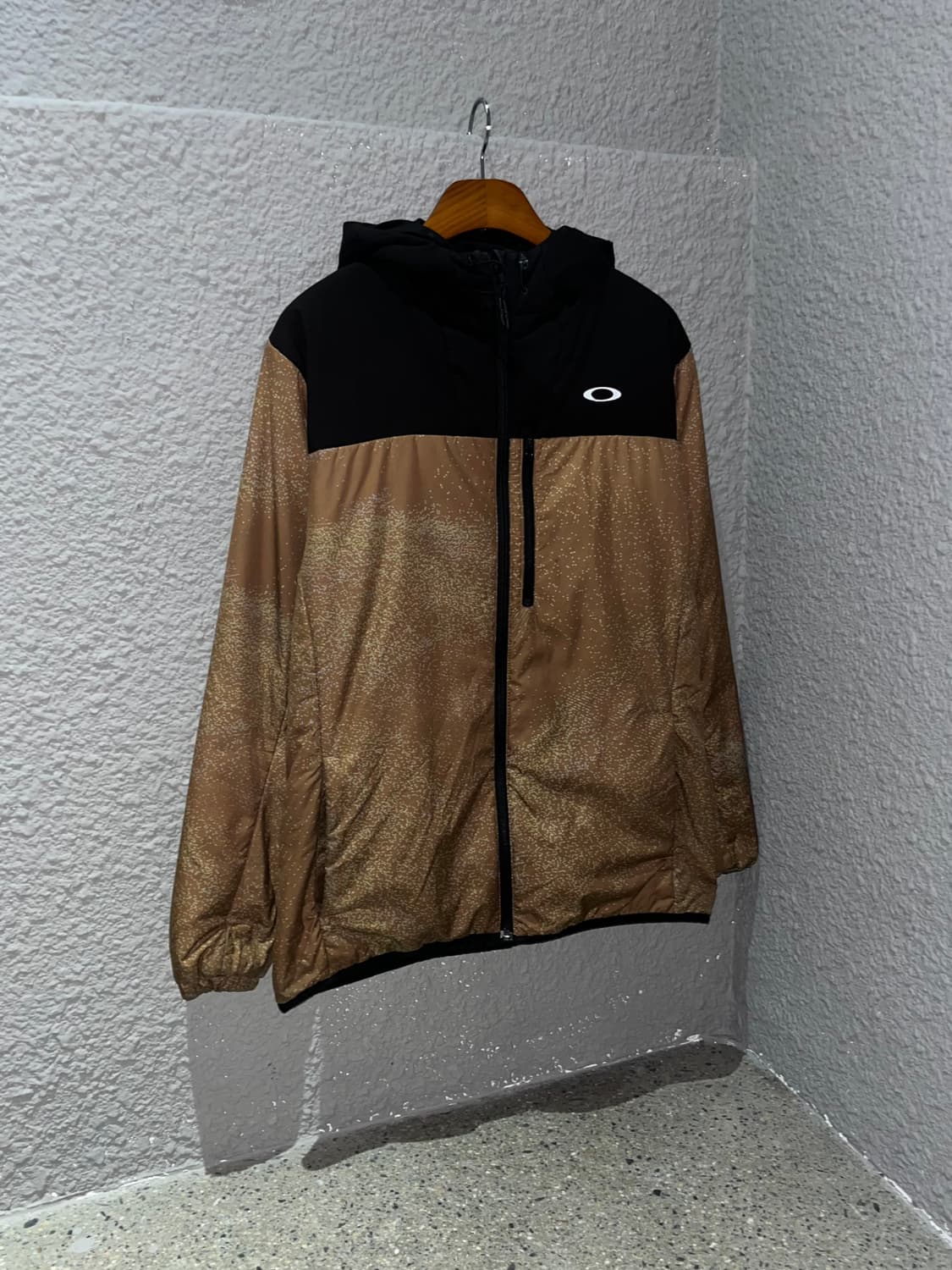 오클리 소프트쉘 후드 점퍼 상품이미지2